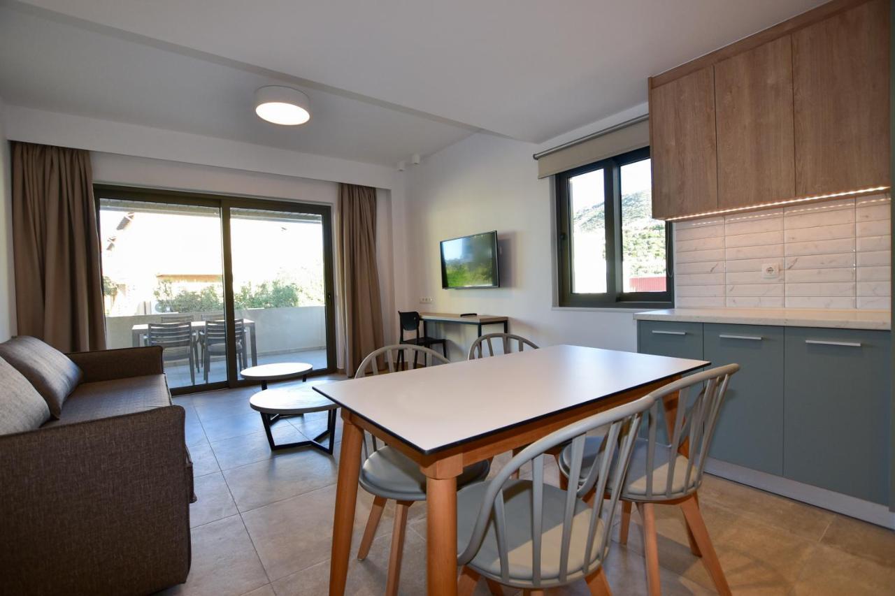 Rosemary Apartments Palaiochora Zewnętrze zdjęcie